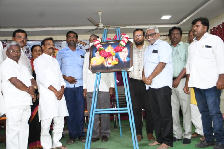 ಮತಪಟ್ಟಿಯಿಂದ ಹೆಸರು ಡಿಲೀಟ್: ಇದು ಪ್ರಜಾಪ್ರಭುತ್ವದ ಕಗ್ಗೊಲೆಯೋ ಅಥವಾ ವ್ಯವಸ್ಥಿತ ಕುತಂತ್ರವೋ? ಕಲಬುರ್ಗಿಯಲ್ಲಿ ‘SIR’ ಆತಂಕದ ಬಗ್ಗೆ ಗಂಭೀರ ಚರ್ಚೆ!