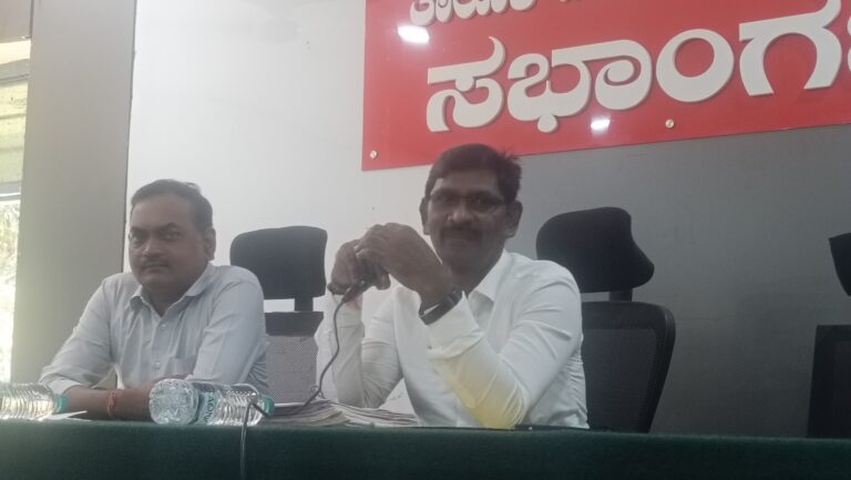 ಚಿಂಚೋಳಿ: ಕನ್ನಡ ರಾಜ್ಯೋತ್ಸವ ಸಡಗರಕ್ಕೆ ಸಕಲ ಸಿದ್ಧತೆ – ನಾಮಫಲಕಗಳಲ್ಲಿ ಕನ್ನಡ ಕಡ್ಡಾಯ, ತಹಶೀಲ್ದಾರ್ ಸುಬ್ಬಣ್ಣ ಜಮಖಂಡಿ ಖಡಕ್ ಸೂಚನೆ